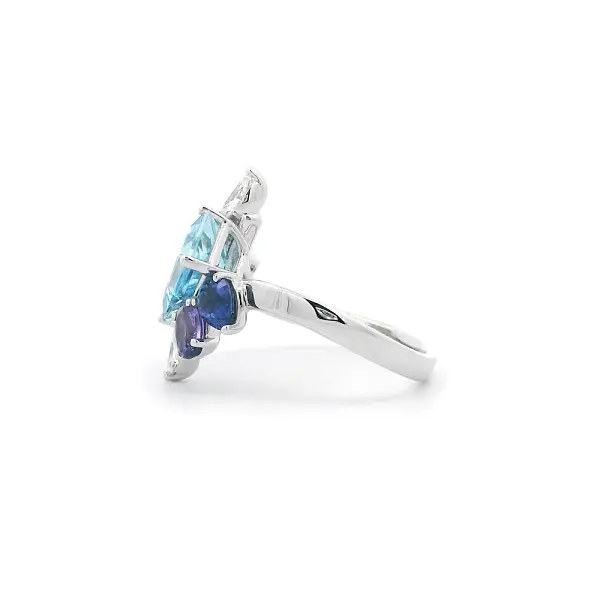 Ring with Aquamarine, Sapphires and Diamonds in Luxury Design