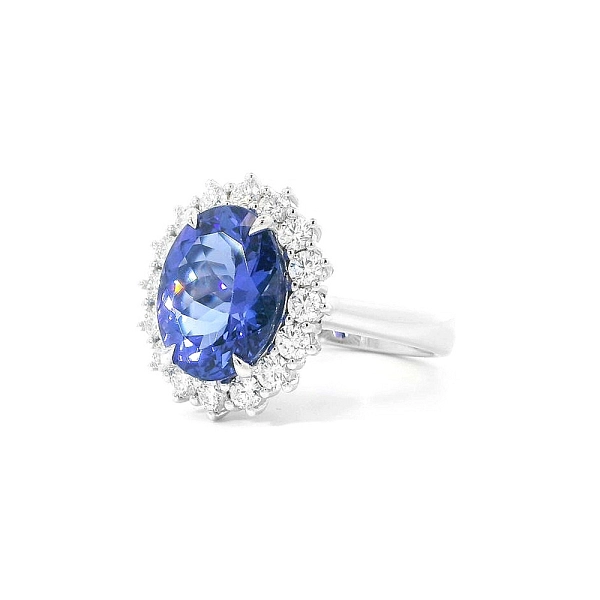 Exclusive White Gold Ring with Tanzanite and Diamond Sparkle