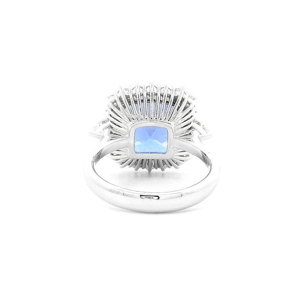 Blue Treasure - Ring with Tanzanite and Diamond Elegance