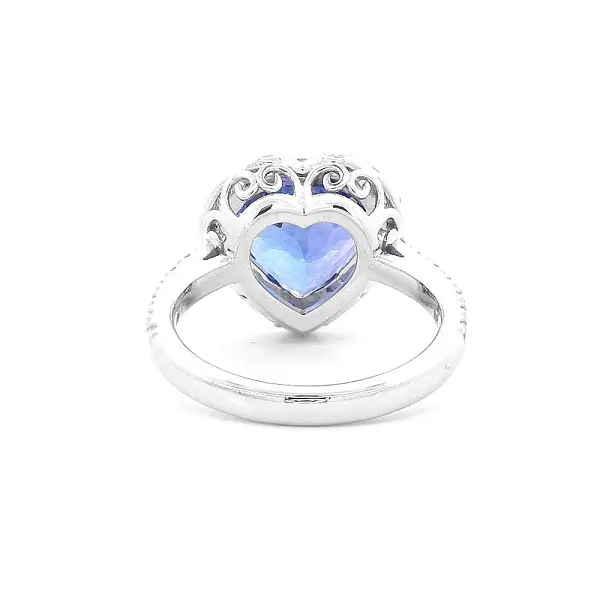Exclusive Master Ring with Tanzanite in Combination with Diamonds