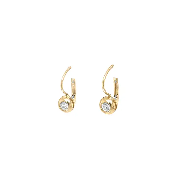 Gold earrings with diamonds