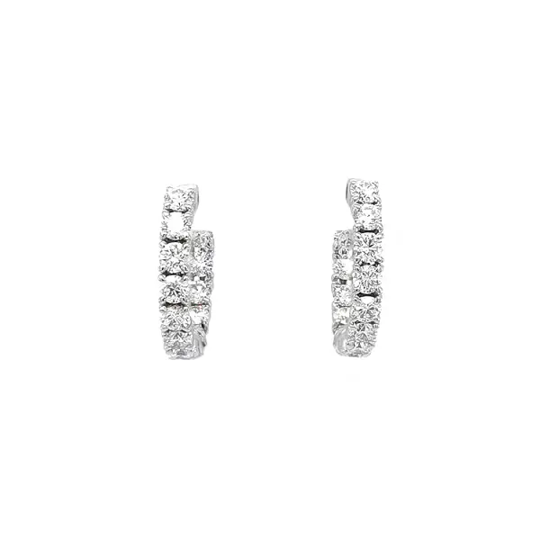 Gold round earrings with diamonds