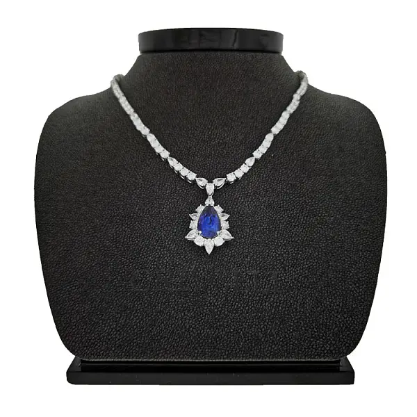 Gold Necklace with Sapphire and Diamonds