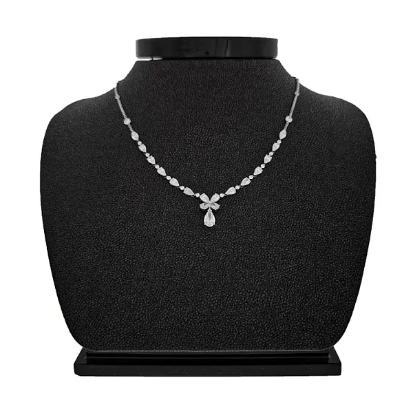 Gold Necklace with Diamonds