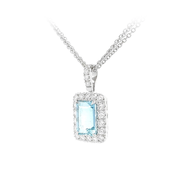 Sparkling Aquamarine Surrounded by Diamonds in Luxury Jewellery