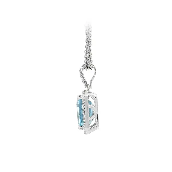 Elegant White Gold Necklace with Aquamarine and Diamonds