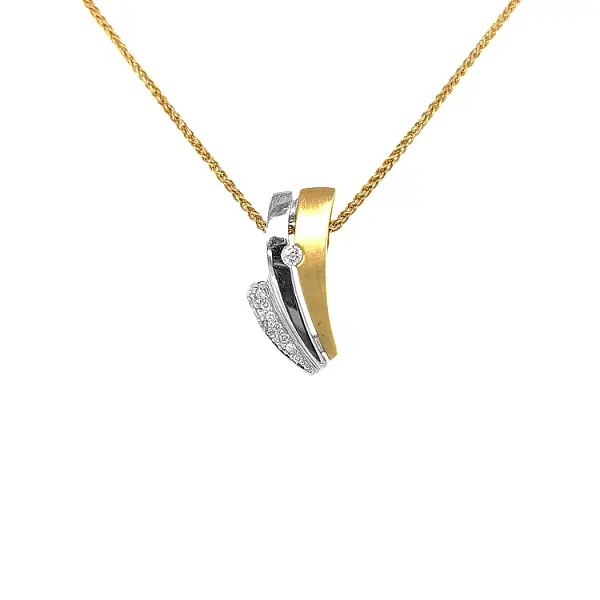 Gold Pendant with Diamonds