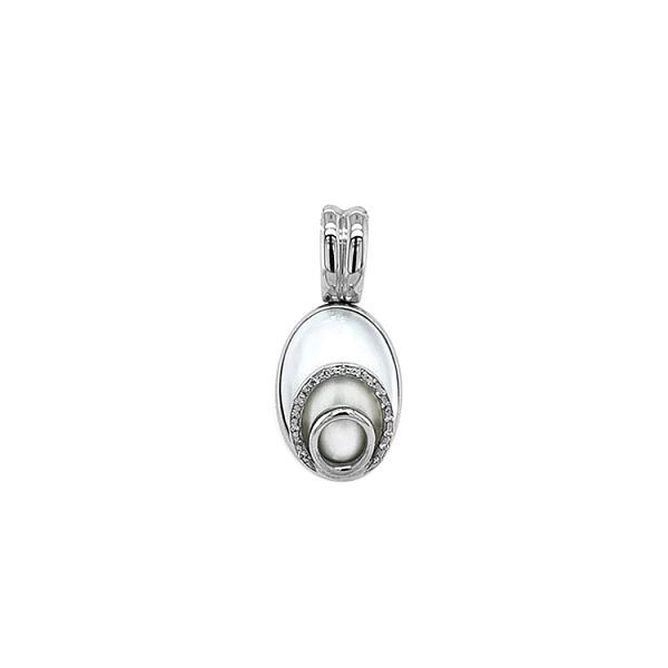 Gold Pendant with Pearl and Diamonds
