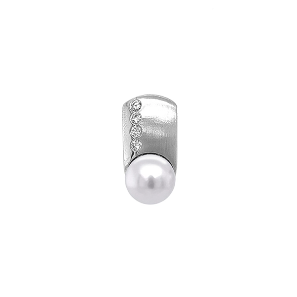 Gold Pendant with Natural Pearl and Diamonds
