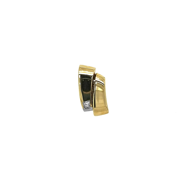 Gold Pendant with Diamond