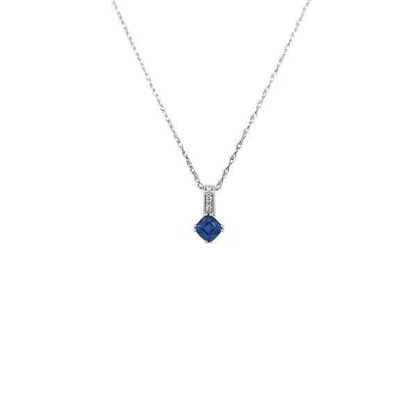 Gold pendant with sapphire and diamonds