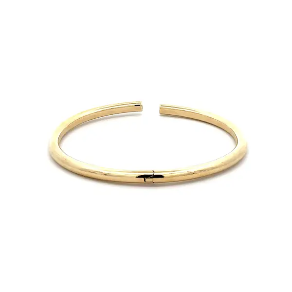 Modern Gold Bracelet with Emphasis on Lightness and Elegance