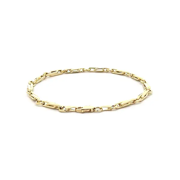 Gold Bracelet with Elegant Chain Design