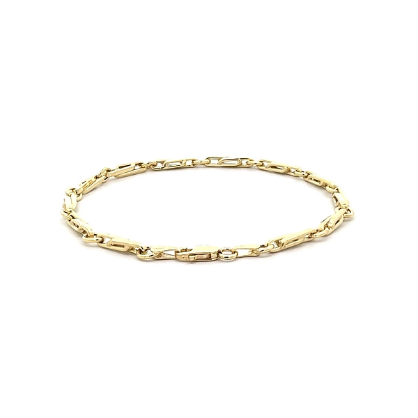 Gold Bracelet with Elegant Chain Design