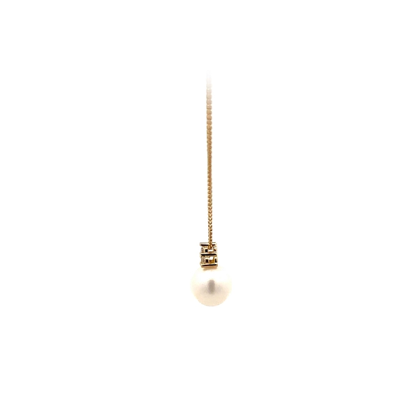Gold Necklace with Pearl and Zircons