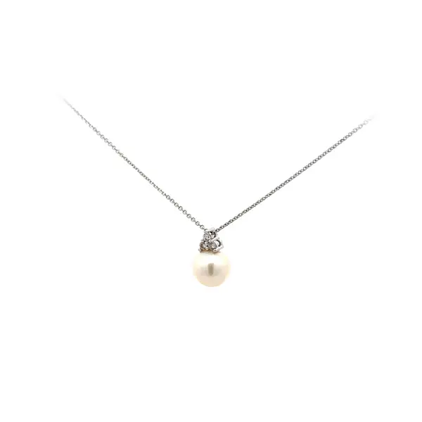 Necklace with White Gold Pearl