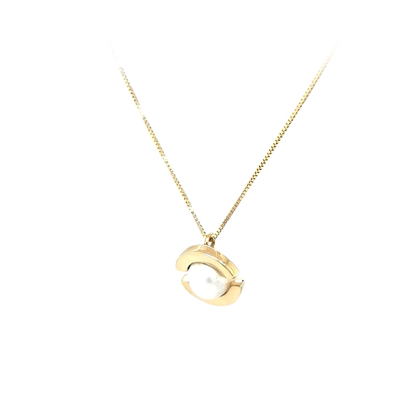 Gold Necklace with Pearl