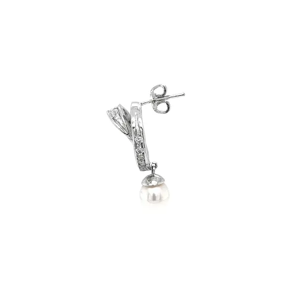 Elegant White Gold Earrings with Pearls and Zirconia