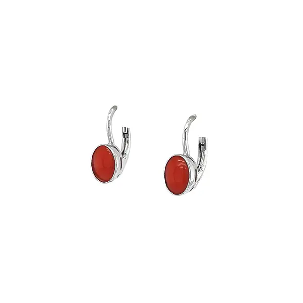 White Gold Short dangle earrings decorated with corals