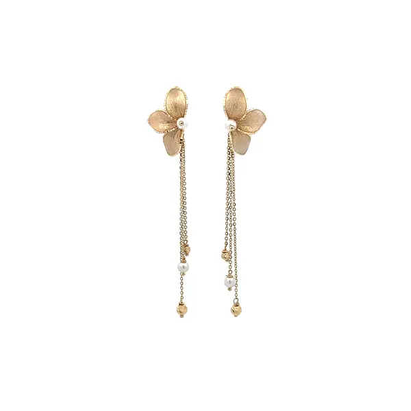 Elegant dangle earrings with golden flower and fine pearls