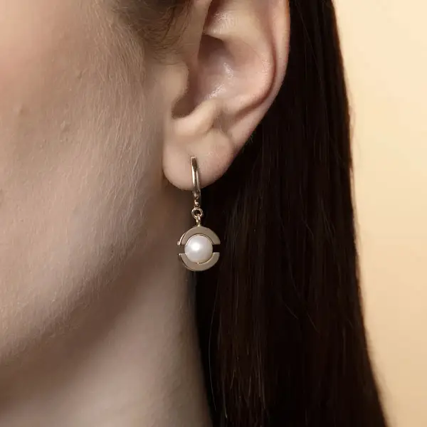 Gold Earrings with Pearl