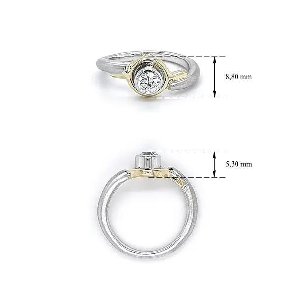 Ring with Zircon made of Combination Gold