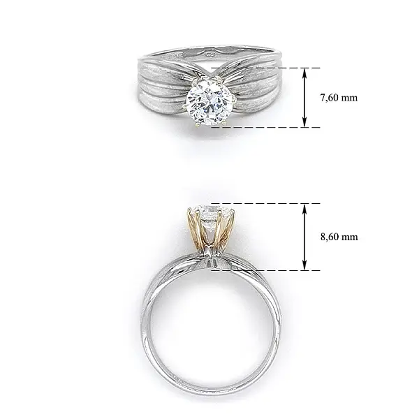 Ring with Zircon made of Combination Gold