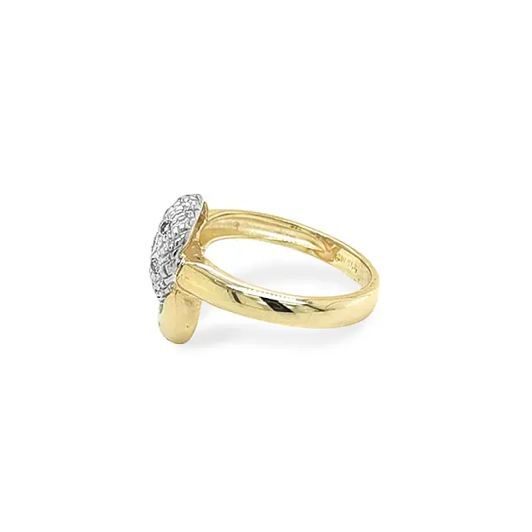 Gold Ring with Zircons