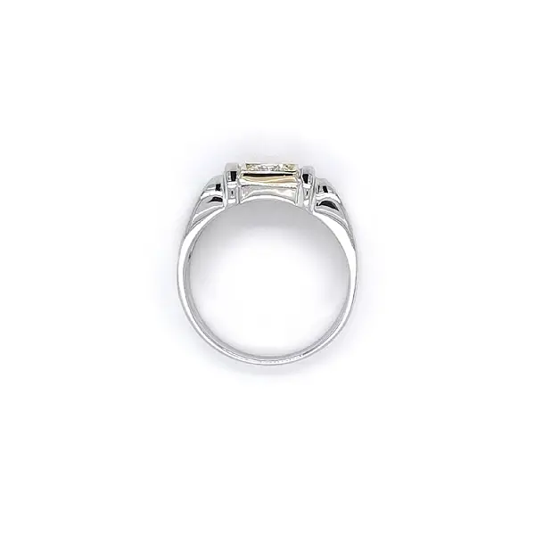 Ring with Zircon made of Combination Gold