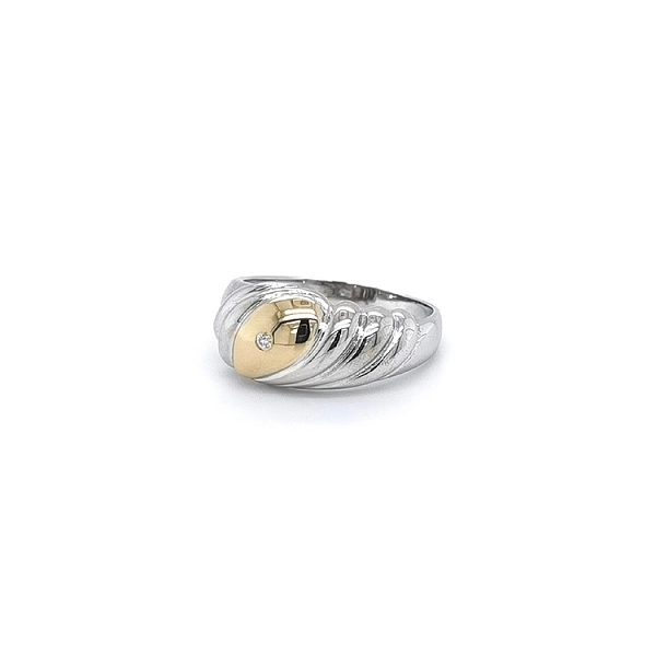 Ring with Zircon made of Combination Gold