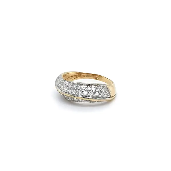 Ring with Zirconias in Gold Combination