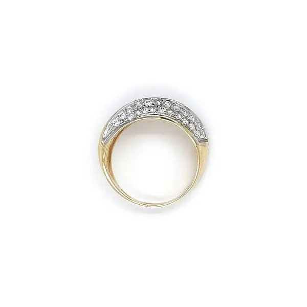 Ring with Zirconias in Gold Combination
