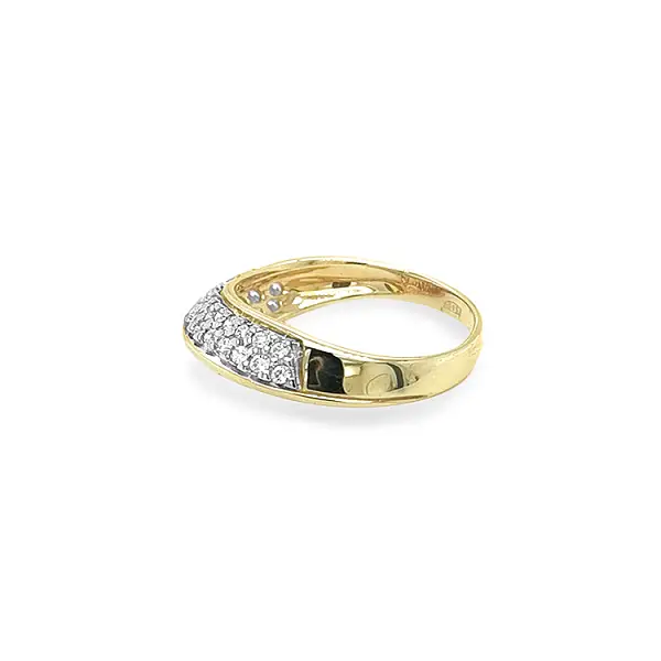 Gold Ring with Zircons