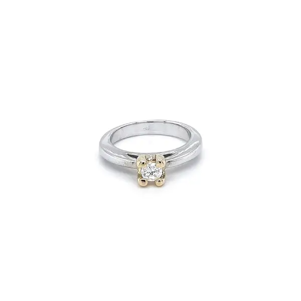 Engagement Ring with Zircon made of Combined Gold