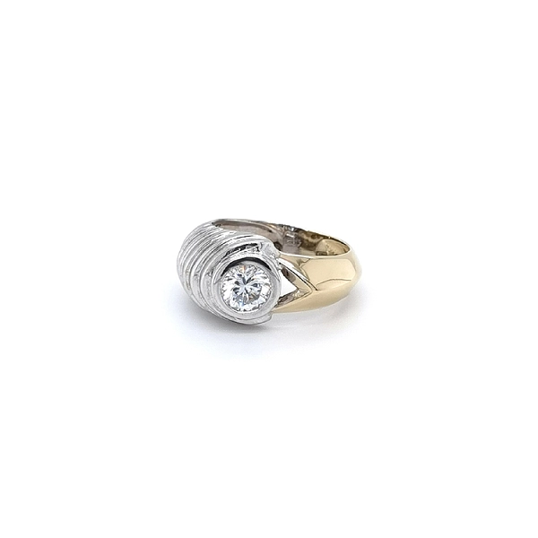 Ring with Zircon made of Combination Gold
