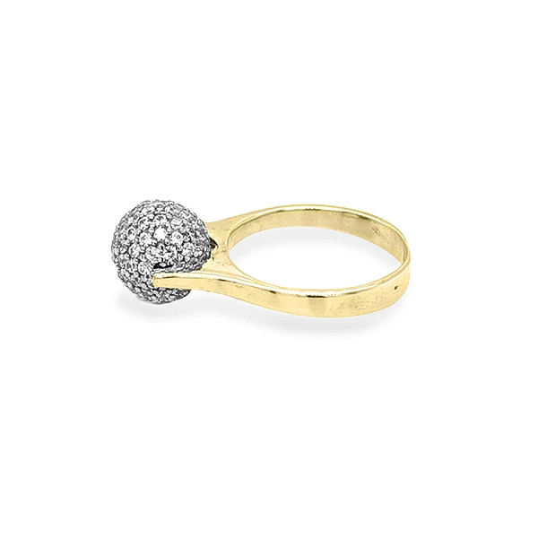 Gold Ring with Zircons