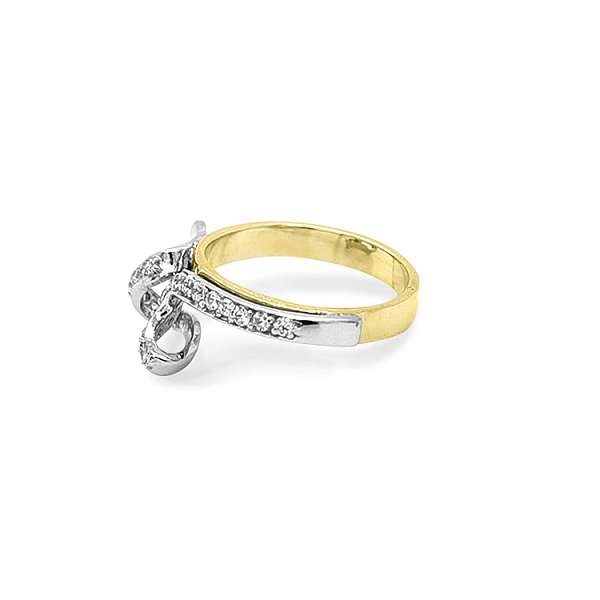 Gold Ring with Zircons