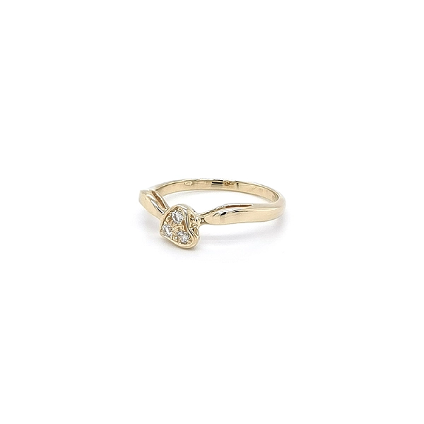 Gold Ring with Zircons