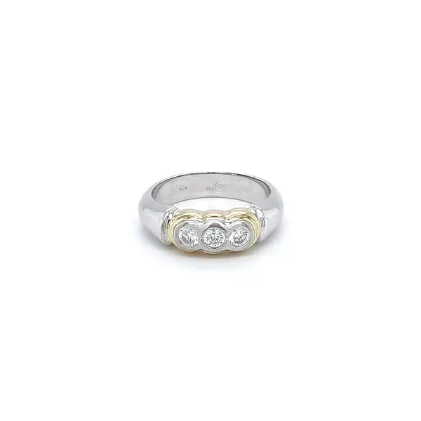 Ring with Zirconias in Gold Combination