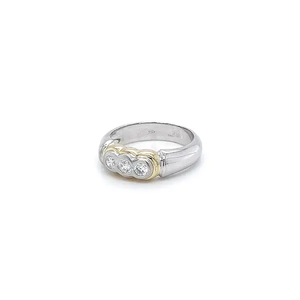 Ring with Zirconias in Gold Combination
