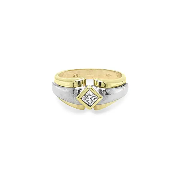 Gold Ring with Zircon made of Combined Gold