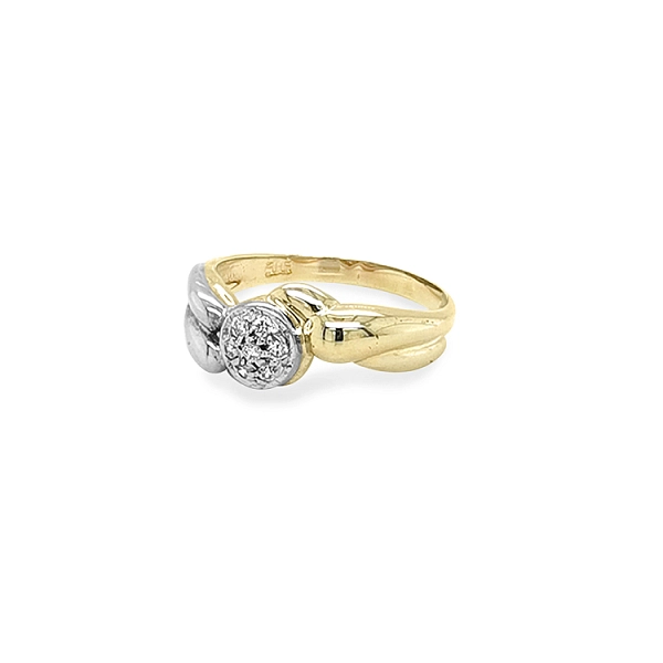 Gold Ring with Zircones made of Combined Gold