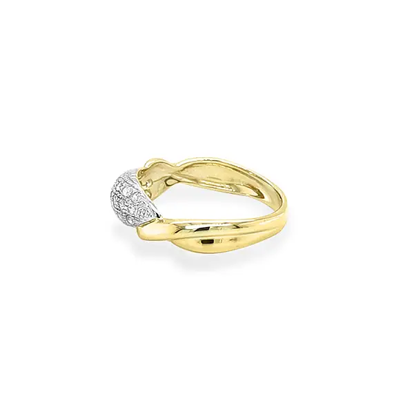 Gold Ring with Zircons