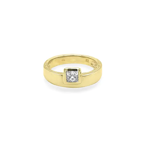 Gold Ring with Zircon