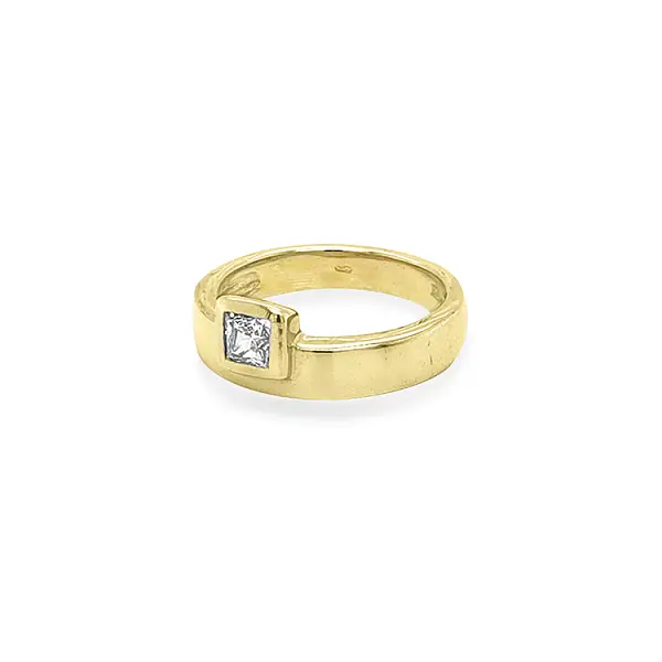Gold Ring with Zircon