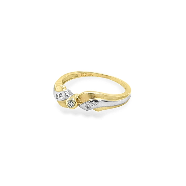 Gold Ring with Zircones made of Combined Gold