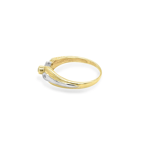 Gold Ring with Zircones made of Combined Gold