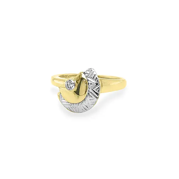 Gold Ring with Zircon made of Combined Gold