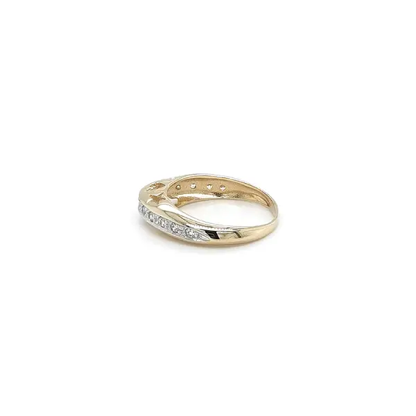 Ring with Zirconias in Gold Combination