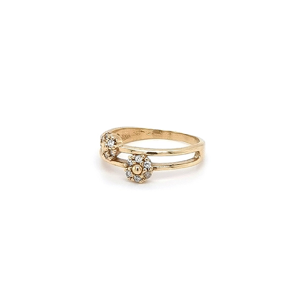 Gold Ring with Zircones Flower